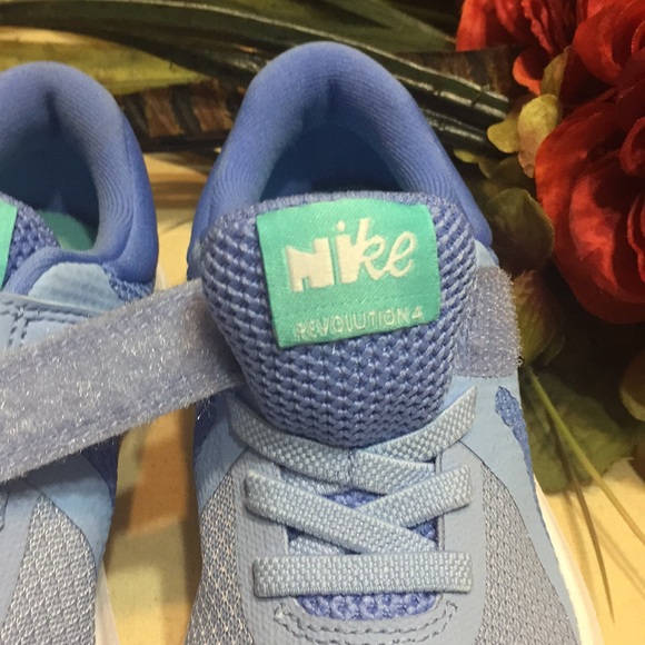 Last chance!! New; Nike Revolution 4 (PS) Sneakers - Picture 5 of 11